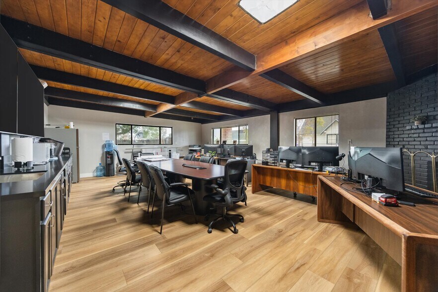 More Photos Of 9831 Rosedale Hwy, Bakersfield Office For Sale