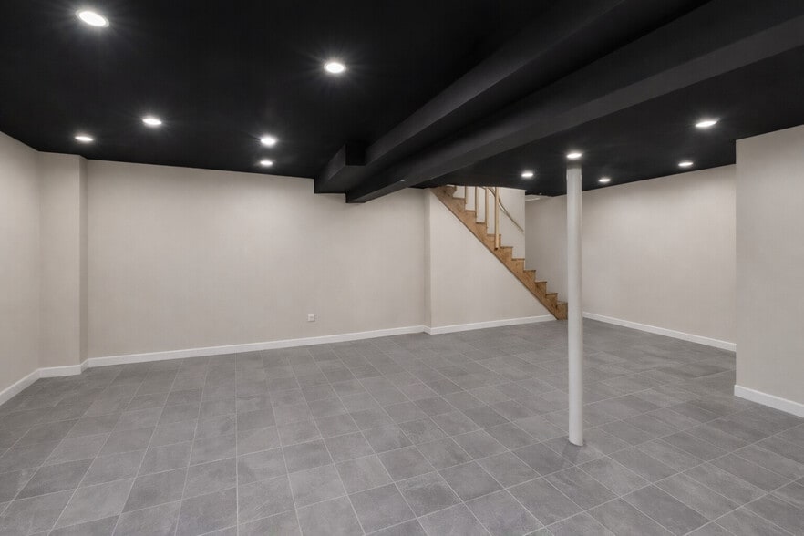More Photos Of 217 55th St, Clarendon Hills Medical For Sale