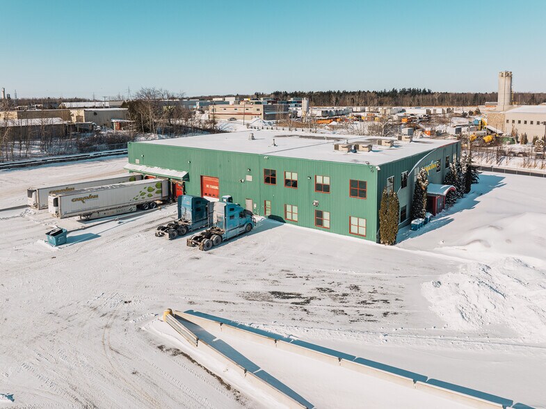 More Photos Of 500 Montée Labossière, Vaudreuil-dorion Service For Sale