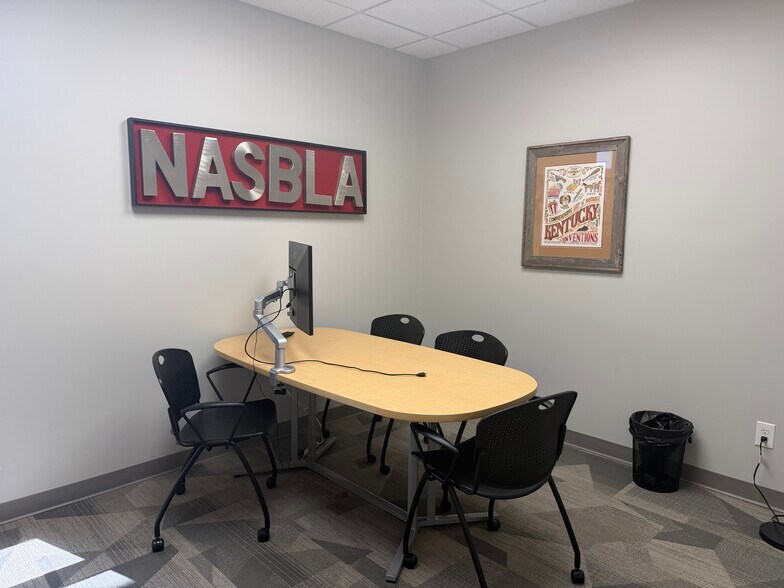 More Photos Of 1020 Monarch St, Lexington Office For Sale