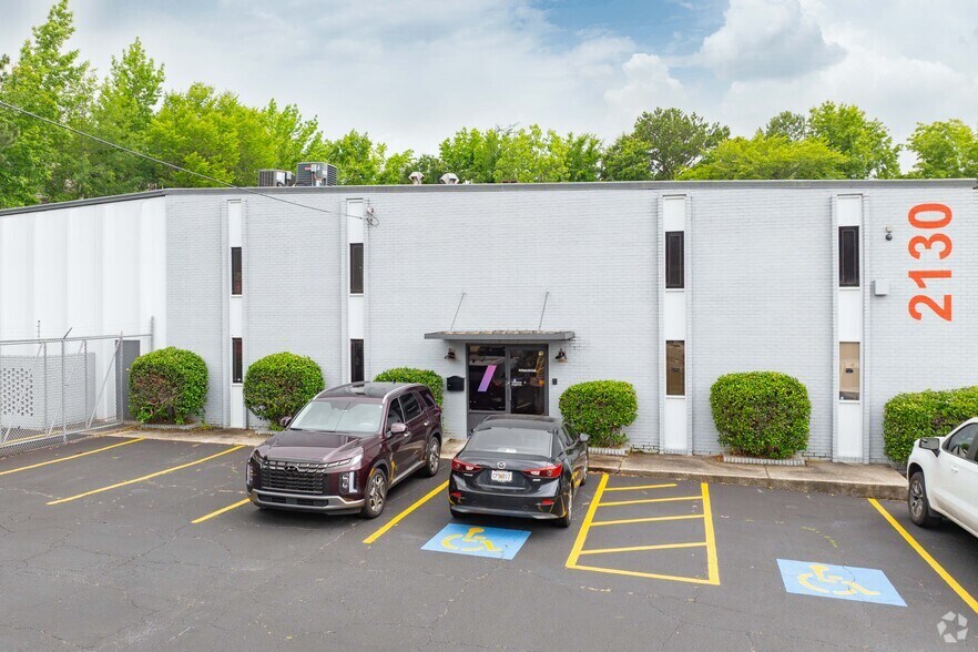 More Photos Of 2134 NW James Jackson Pky, Atlanta Unknown For Lease