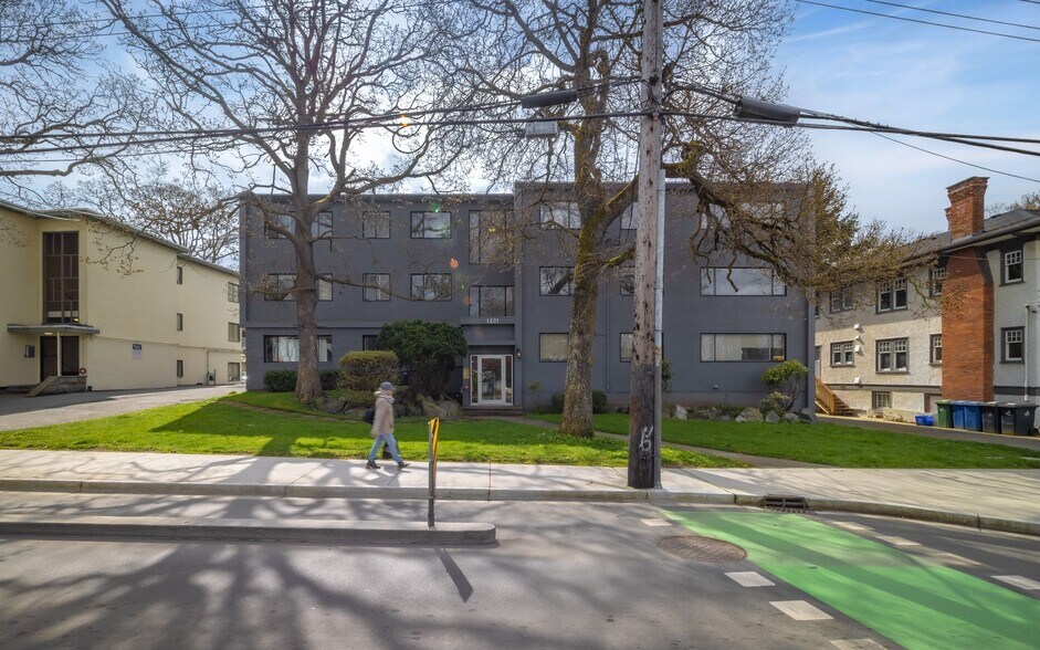 More Photos Of 1401 Fort St, Victoria Apartments For Sale