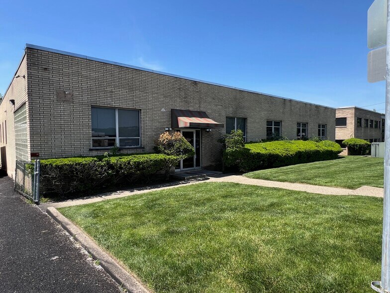 More Photos Of 175 Paterson Ave, Little Falls Industrial For Sale