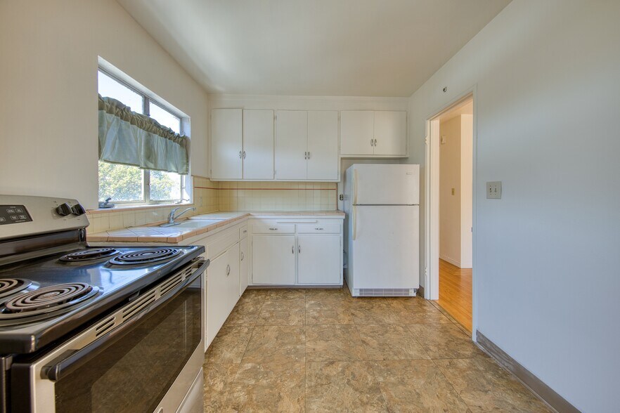 More Photos Of 410 Merritt Ave, Oakland Apartments For Sale