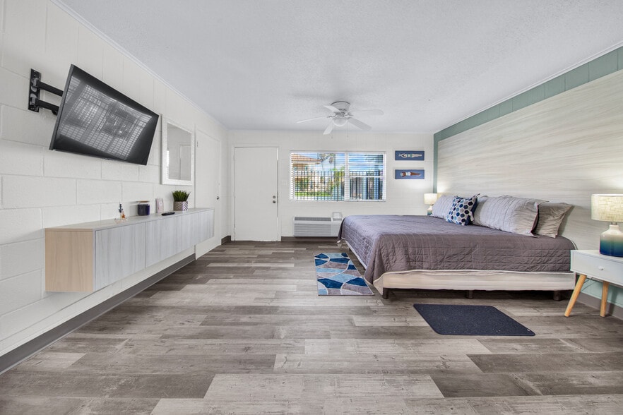 More Photos Of 120 E Jupiter Ln, South Padre Island Hotel For Sale