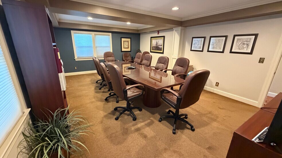 More Photos Of 205 State Route 31 N, Washington Office Residential For Sale