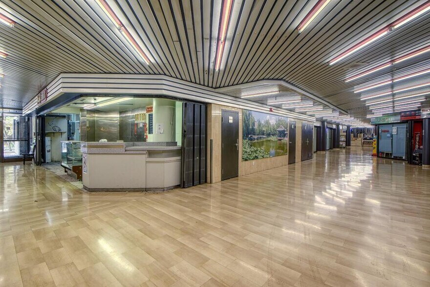 More Photos Of 1111 Rue Saint-Urbain, Montréal Office For Sale