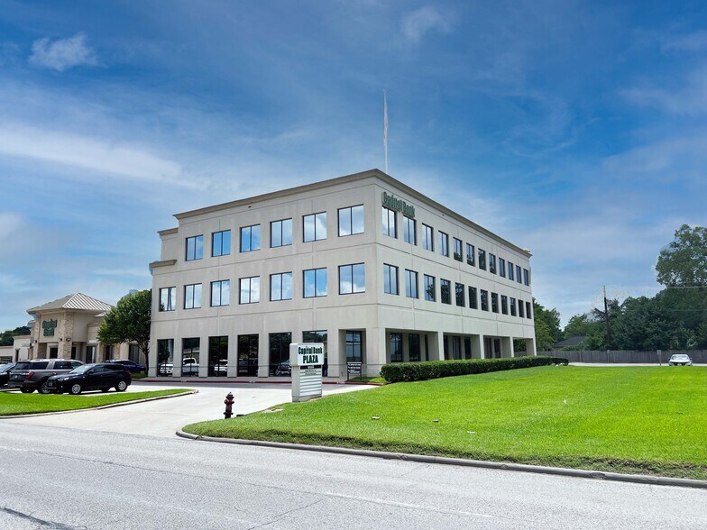 More Photos Of 10304 E I-10 Fwy, Houston Bank For Lease