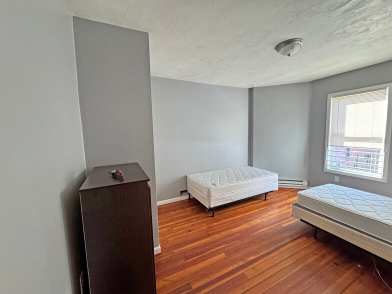 More Photos Of 190 Washington St, Lynn Apartments For Sale