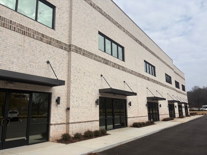 More Photos Of 4105 Commerce Street, Flowery Branch Light Manufacturing For Lease