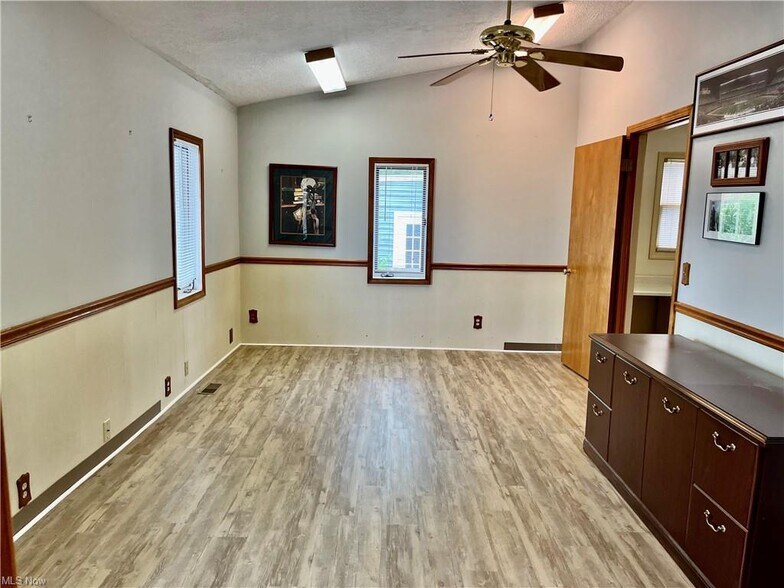 More Photos Of 2918 Plymouth Ave, Rocky River Office For Sale
