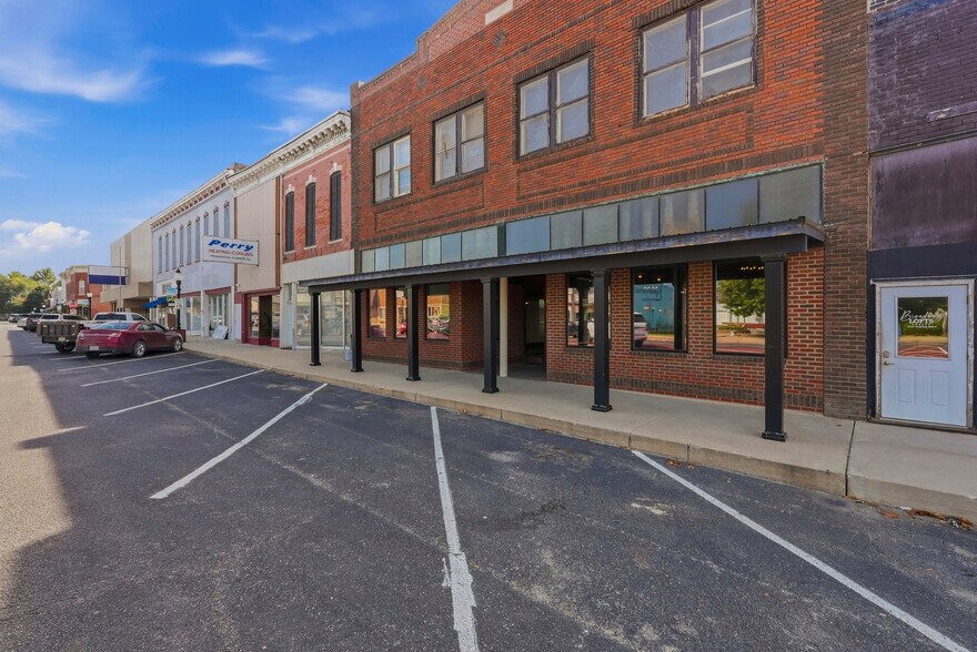 More Photos Of 204 S Broadway, Salisbury Specialty For Sale