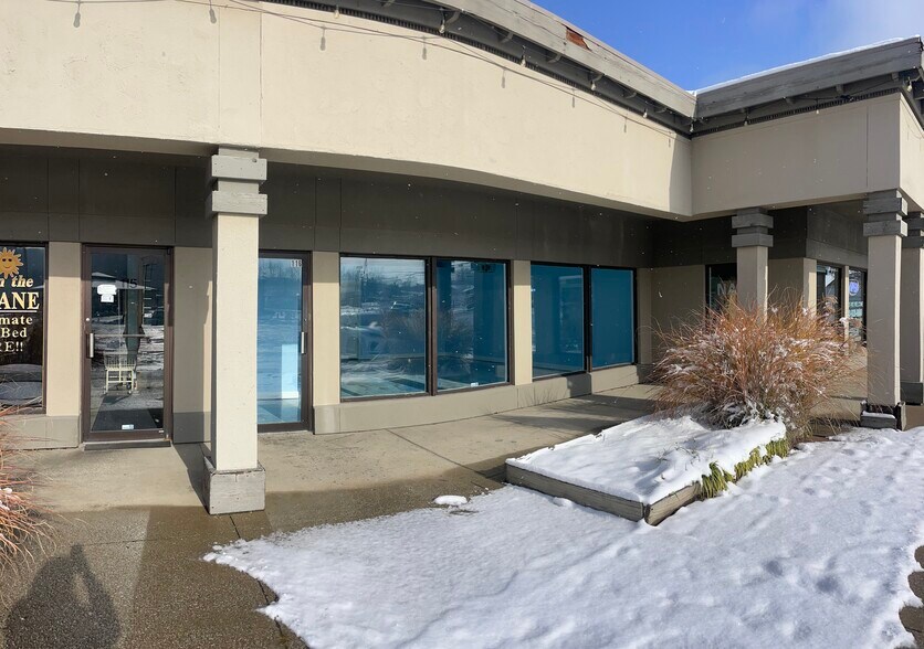 More Photos Of 1562 Akron Peninsula Rd, Akron Storefront For Lease