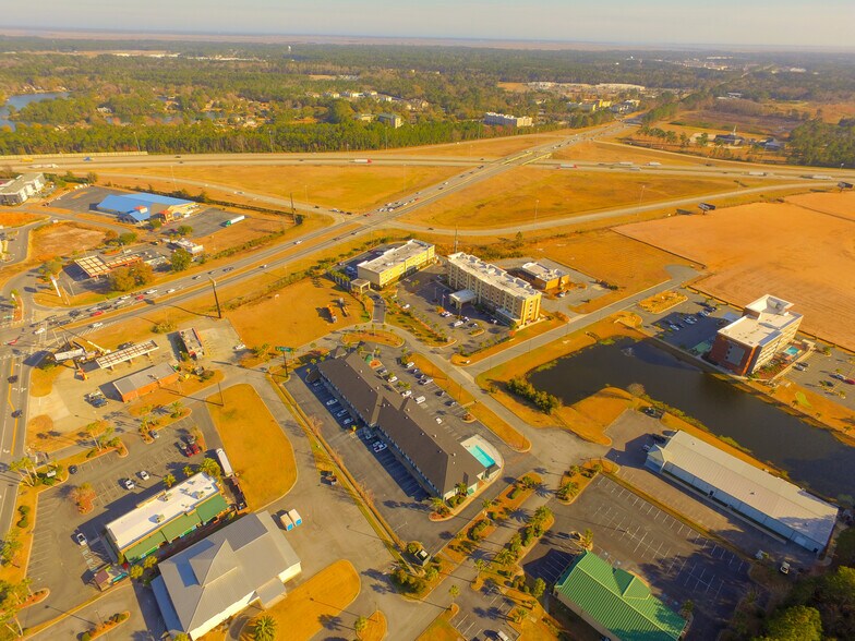 More Photos Of 125 Venture Dr, Brunswick Hotel For Sale