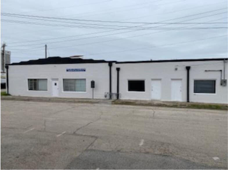 More Photos Of 115 Strickland Plz, Irving General Retail For Sale