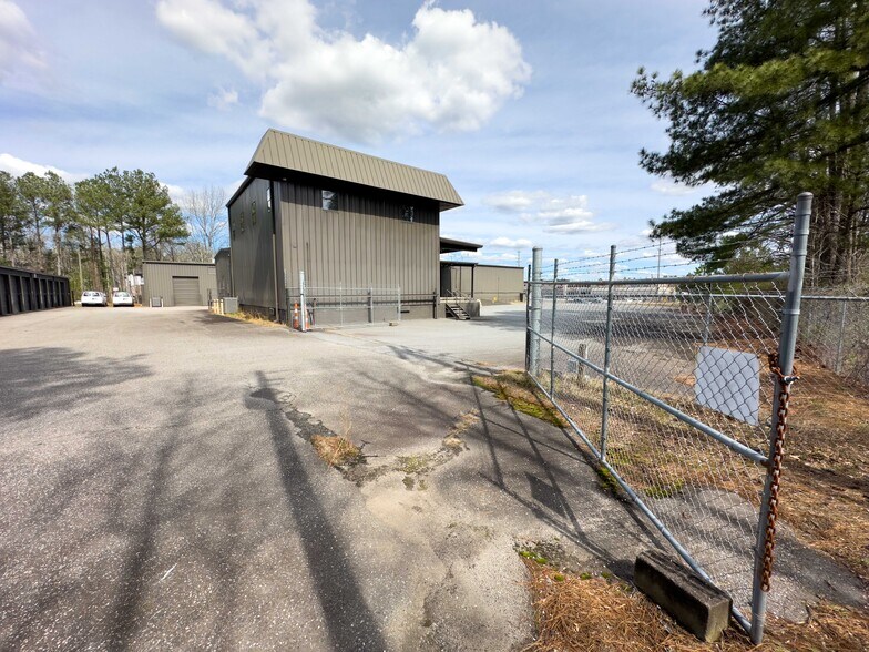 More Photos Of 3496 Peachtree Pky, Suwanee Service For Lease