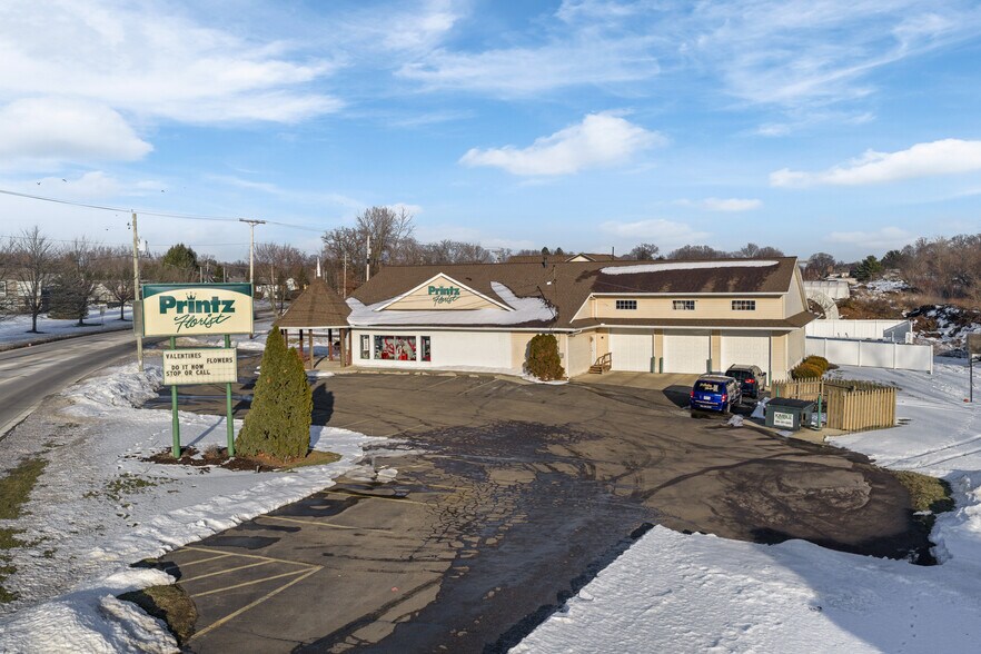 More Photos Of 3724 12th St NW, Canton Freestanding For Sale