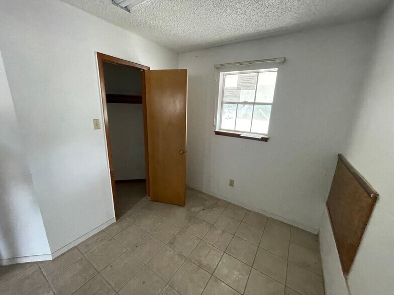 More Photos Of 4602 Avenue H, Rosenberg Hotel For Sale