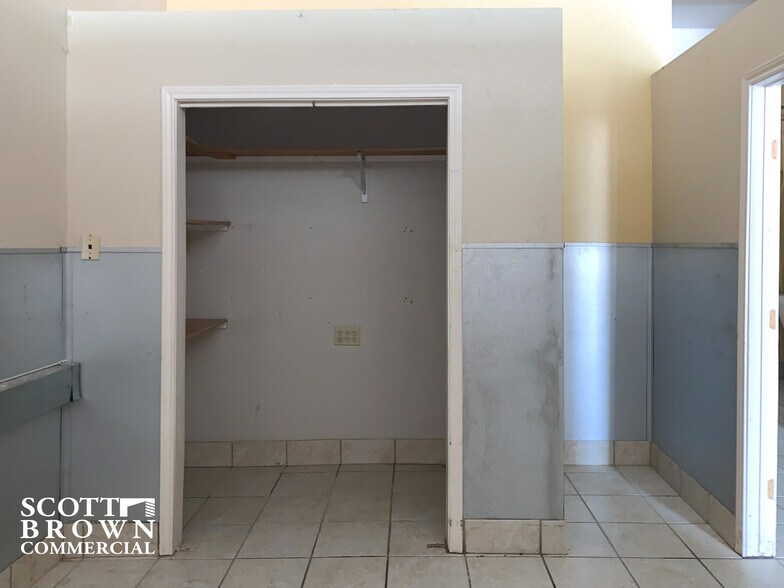 More Photos Of 603 N Locust St, Denton Unknown For Lease