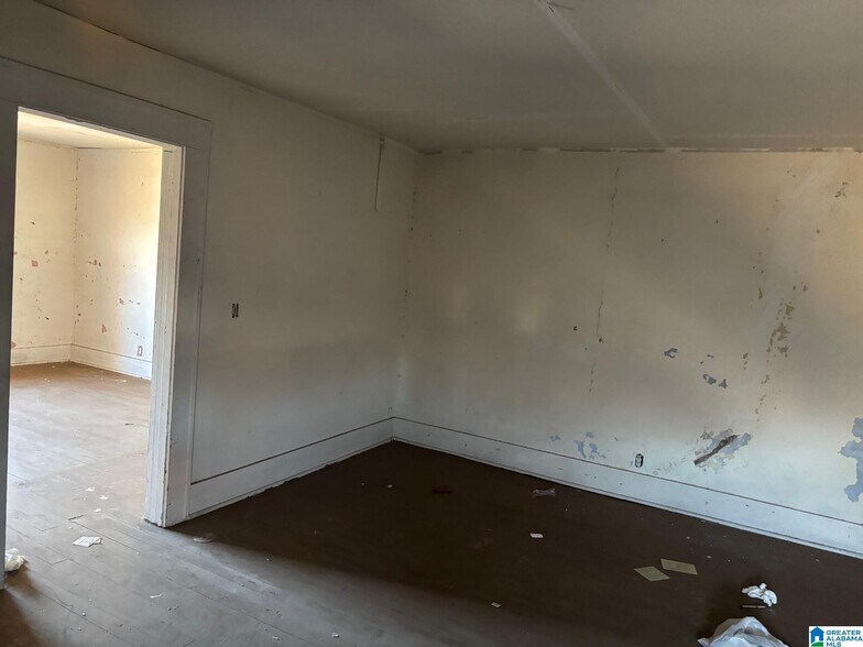 More Photos Of 831 19th St N, Bessemer Freestanding For Sale