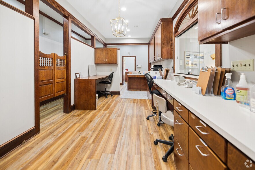 More Photos Of 2718 N Oak St, Valdosta Medical For Sale