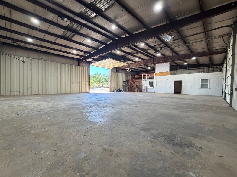 More Photos Of 5600 Industrial Blvd, Edmond Industrial For Lease