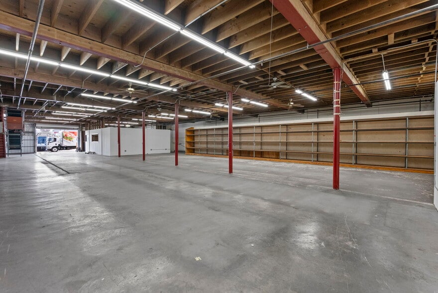 More Photos Of 500 alakawa St, Honolulu Warehouse For Sale