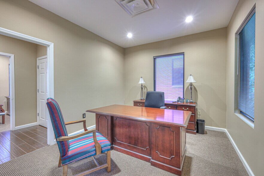 More Photos Of 106 Mission Ct, Franklin Office For Sale