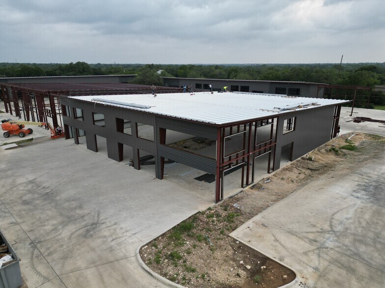 More Photos Of 7000 Airport Rd, Georgetown Light Distribution For Sale