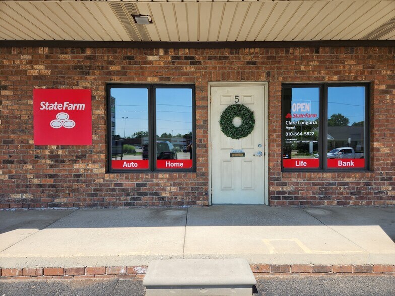 More Photos Of 814 S Main St, Lapeer Freestanding For Lease