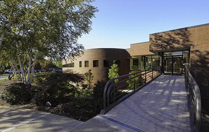 More Photos Of 100 Corporate Dr, Windsor Office For Lease