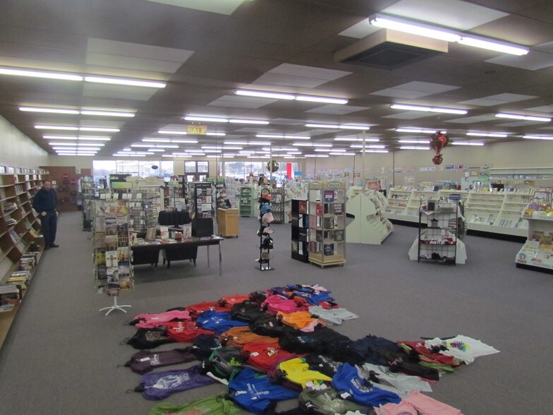 More Photos Of 419-421 SW C Ave, Lawton General Retail For Lease