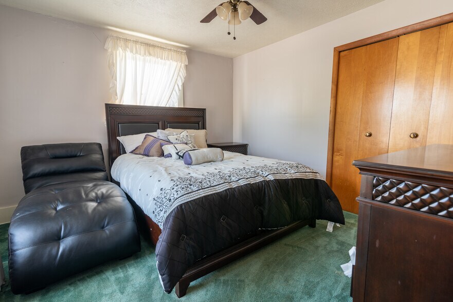More Photos Of 125 Main St, Hickory Restaurant For Sale