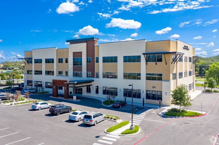 More Photos Of 524 Singing Oaks, Spring Branch Medical For Lease