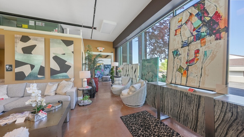 More Photos Of 2265 Bagnell Dam Blvd, Lake Ozark Office For Sale