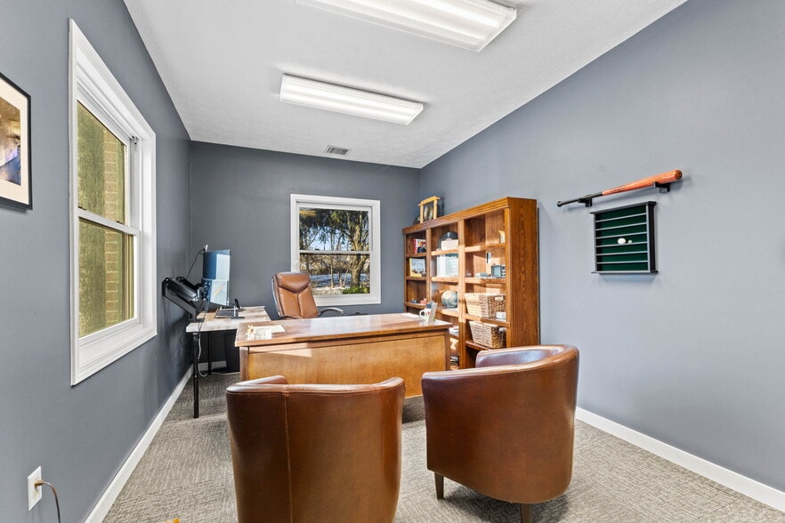 More Photos Of 1542 E Greyhound Pass, Carmel Medical For Lease