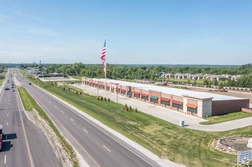 More Photos Of 5548 NW 2nd St, Des Moines Light Distribution For Lease