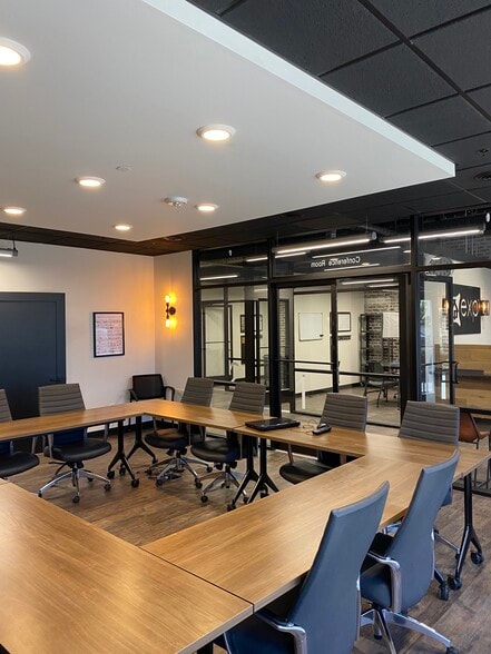 More Photos Of 1850 SW Plaza Shops Ln, Ankeny Storefront For Sale