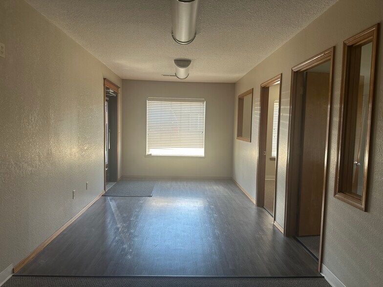 More Photos Of 259 SW 1st Ave, Canby Office For Lease