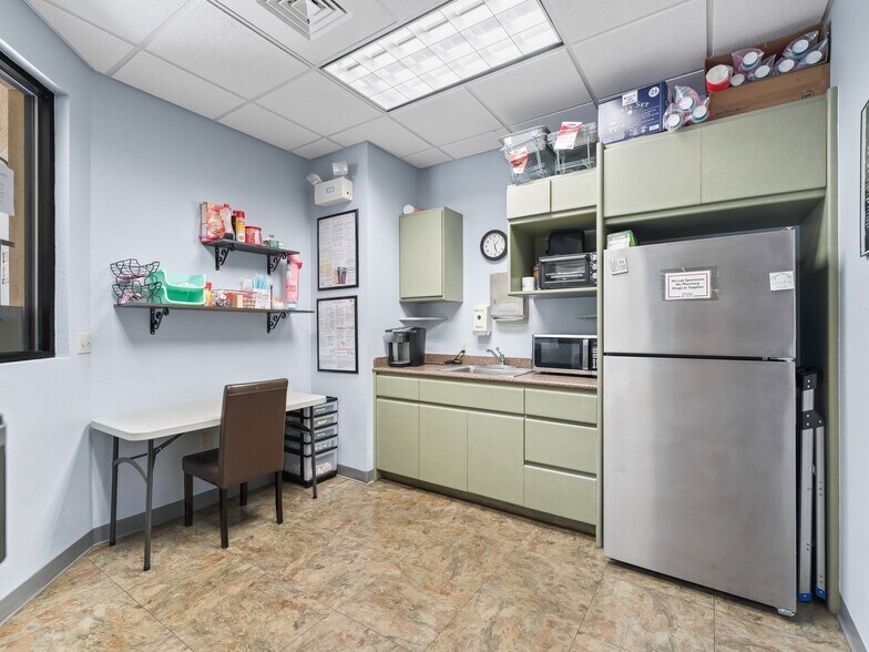 More Photos Of 1503 Buenos Aires Blvd, The Villages Medical For Lease
