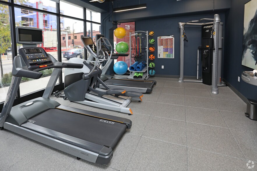 More Photos Of 2015 Lyndale Ave, Minneapolis Apartments For Sale