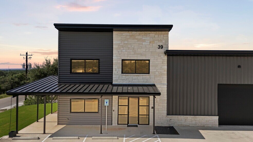 More Photos Of 39 Truss Dr, Boerne Flex For Sale