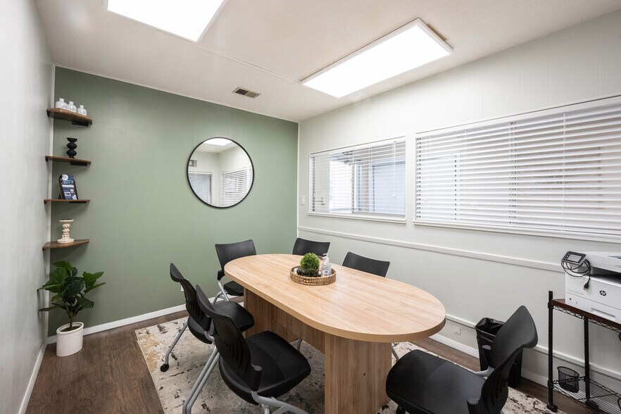 More Photos Of 5555 N Tacoma Ave, Indianapolis Office For Lease