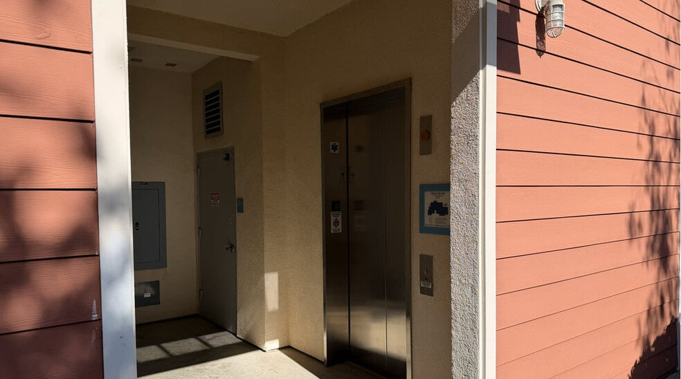 More Photos Of 6801 Embarcadero Ln, Carlsbad Apartments For Sale