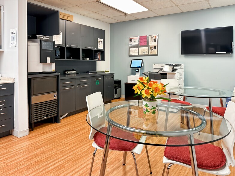 More Photos Of 10440 Little Patuxent Pky, Columbia Coworking Space