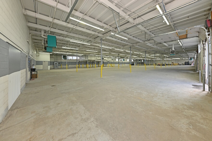 More Photos Of 210 S Newman St, Hackensack Manufacturing For Lease