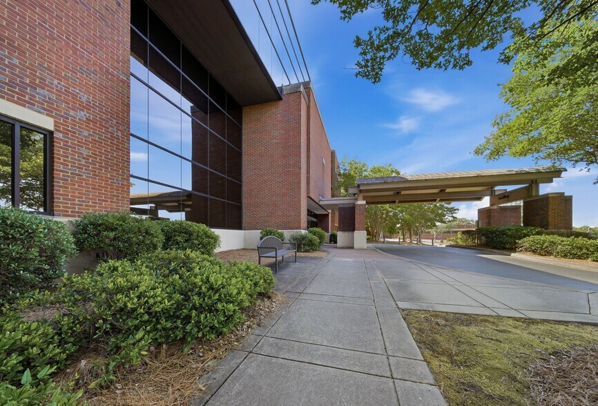 More Photos Of 1900 10th Ave, Columbus Medical For Lease