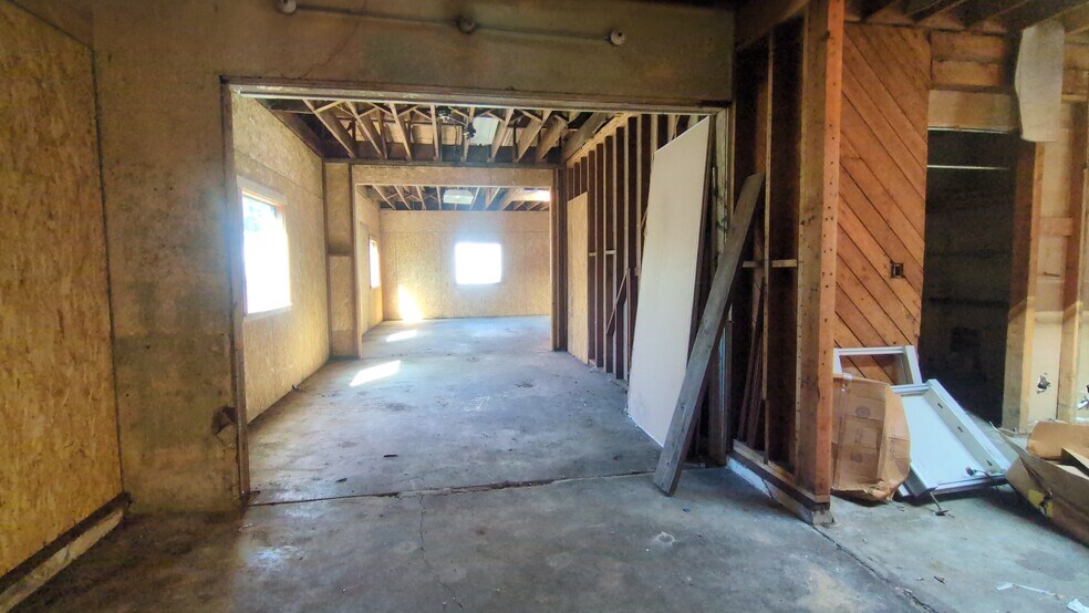 More Photos Of 194 S 24th St, San Jose Showroom For Sale