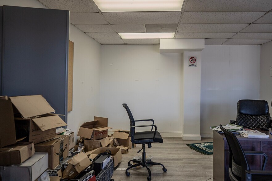 More Photos Of 4925 Avenue H, Rosenberg Warehouse For Lease