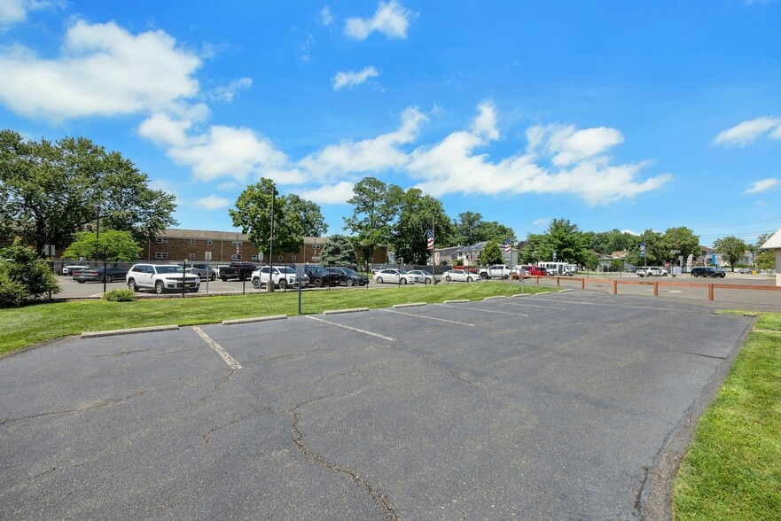 More Photos Of 225 Liberty St, Little Ferry Office For Sale